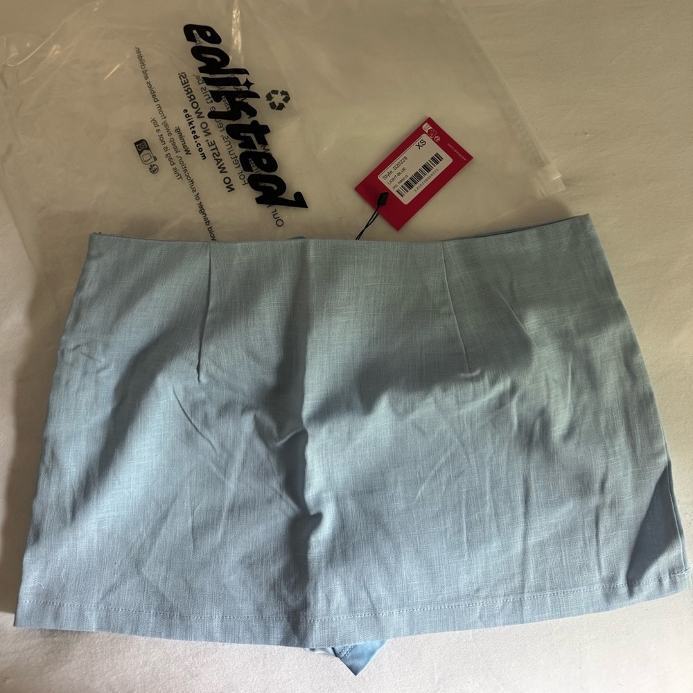 Edikted Avalai Linen Look Mini Skort
